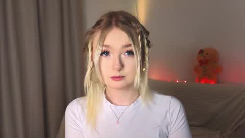 Snapshot of twinklefluff chatting on 6, 2, 2026 twinklefluff online show from 6, 2, 2026