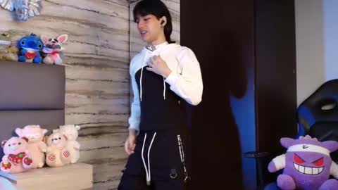 twinslovers_ online show from 11, 2, 2026