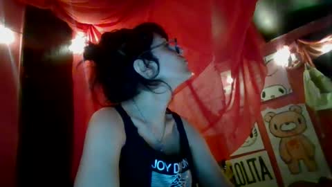 Snapshot of twizzytoxic22 chatting on 24, 6, 2026 twizzytoxic22 online show from 24, 6, 2026