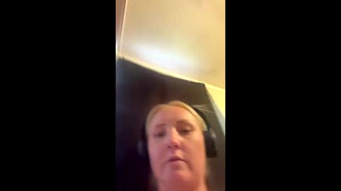 Snapshot of two_spacebunz chatting on 2, 3, 2025 two spacebunz online show from 2, 3, 2025