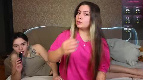 Snapshot of twobabesweet chatting on 5, 1, 2025 Welcome guys We Lili and Vic PVT open online show from 5, 1, 2025