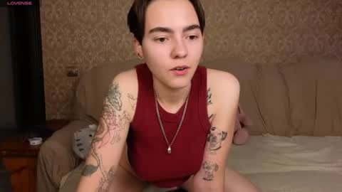 Snapshot of twobabesweet chatting on 18, 6, 2026 Welcome guys We Lili and Vic PVT open online show from 18, 6, 2026