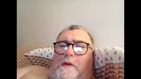 Snapshot of twohats2810 chatting on 13, 3, 2026 twohats2810 online show from 13, 3, 2026