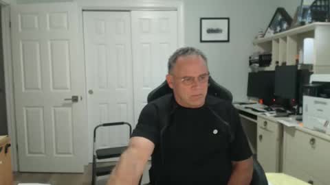 Twopeopleinlove online show from 12, 10, 2025