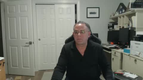 Twopeopleinlove online show from 1, 12, 2025