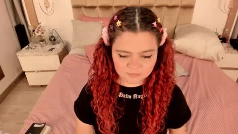 Twiggy online show from 19, 2, 2025