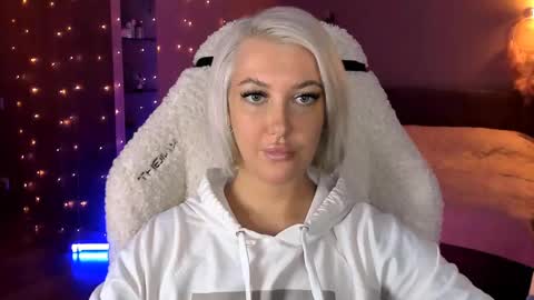 Snapshot of tykioty_miley chatting on 29, 1, 2025 Miley online show from 29, 1, 2025