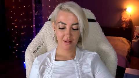 Snapshot of tykioty_miley chatting on 8, 2, 2025 Miley online show from 8, 2, 2025