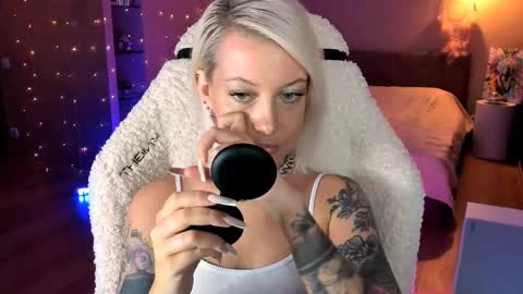 Miley online show from 20, 10, 2025