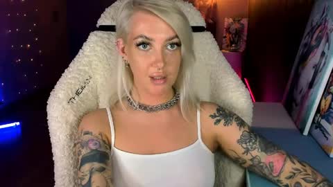 Snapshot of tykioty_miley chatting on 7, 5, 2026 Miley online show from 7, 5, 2026