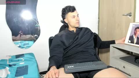 Snapshot of tyler_axel chatting on 6, 7, 2026 tyler_axel online show from 6, 7, 2026