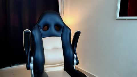 tyler_bell_ online show from 11, 3, 2026