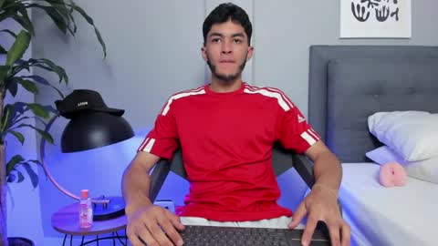 Snapshot of tyler_fox_ chatting on 29, 5, 2026 Tyler Fox online show from 29, 5, 2026