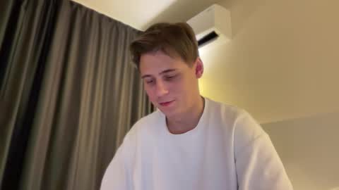 Snapshot of tyler_garrner chatting on 25, 10, 2025 tyler_garrner online show from 25, 10, 2025