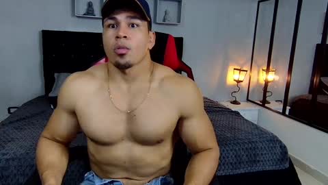 tyler_hank1 online show from 7, 12, 2024