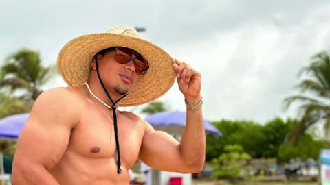 tyler_hank1 online show from 13, 1, 2025