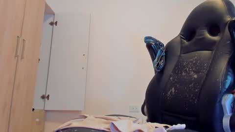     online show from 21, 12, 2024