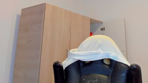     online show from 17, 1, 2025