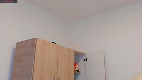     online show from 25, 1, 2025