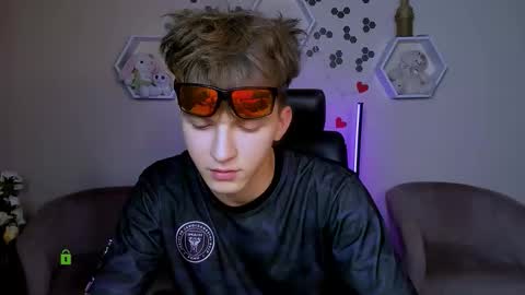 tyler_sparks_ online show from 18, 9, 2025