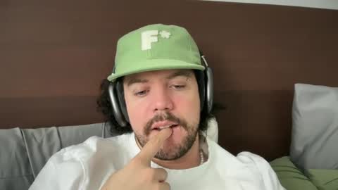 Tyleruzi online show from 14, 1, 2025