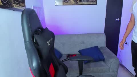   online show from 9, 3, 2025