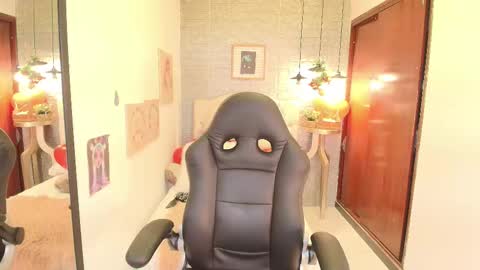       online show from 28, 2, 2025