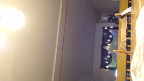 Helena and Tyson online show from 8, 12, 2024