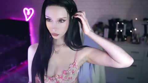 Izzy    online show from 18, 2, 2025