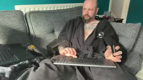 ukgooner87 online show from 12, 4, 2026