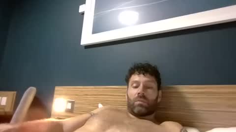 ukguyitsme online show from 26, 11, 2025