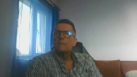 ulmeni4 online show from 4, 11, 2025