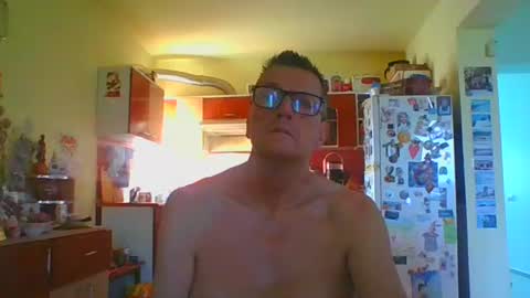 Snapshot of ulmeni4 chatting on 24, 6, 2026 ulmeni4 online show from 24, 6, 2026