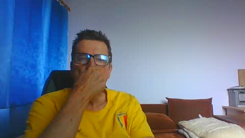 Snapshot of ulmeni4 chatting on 1, 8, 2026 ulmeni4 online show from 1, 8, 2026