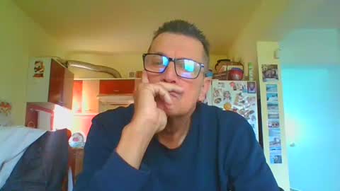 Snapshot of ulmeni7 chatting on 19, 5, 2026 ulmeni7 online show from 19, 5, 2026