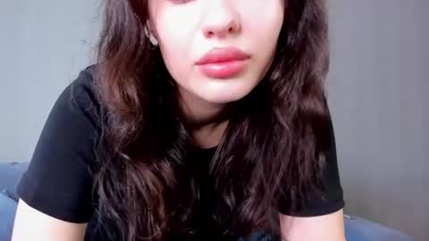 Snapshot of umi_bae chatting on 29, 7, 2026 Amy online show from 29, 7, 2026
