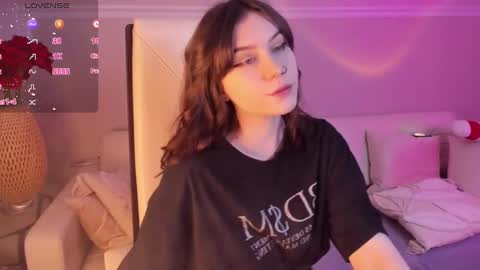 Una  online show from 6, 12, 2024