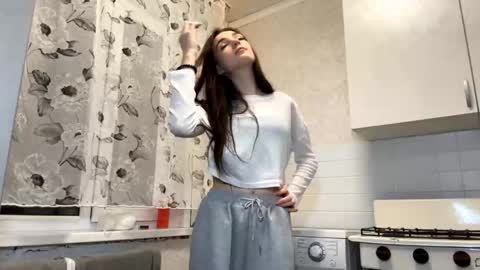 Snapshot of unaberto chatting on 13, 12, 2025 Isobelle lisi online show from 13, 12, 2025