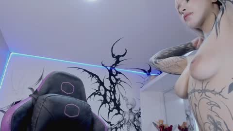 Elle Danielle  online show from 1, 2, 2025