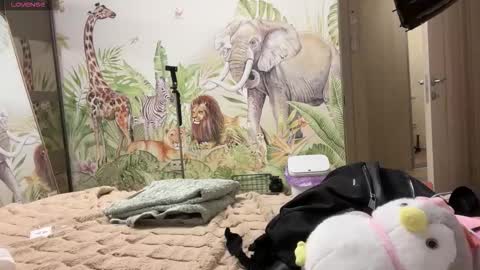 unarks online show from 3, 12, 2025