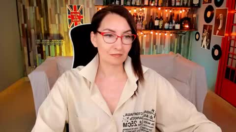 Snapshot of unatera chatting on 8, 5, 2026 UnaTera online show from 8, 5, 2026