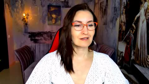 Snapshot of unatera chatting on 17, 5, 2026 UnaTera online show from 17, 5, 2026
