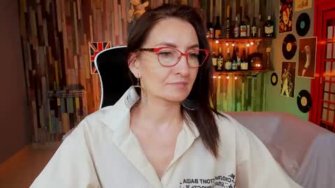 Snapshot of unatera chatting on 18, 5, 2026 UnaTera online show from 18, 5, 2026