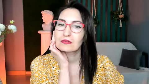 Snapshot of unatera chatting on 24, 5, 2026 UnaTera online show from 24, 5, 2026