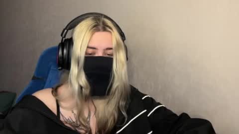 unaxyling online show from 25, 2, 2026