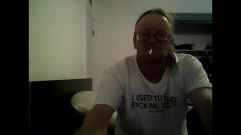 Snapshot of unclemuff chatting on 18, 5, 2026 unclemuff online show from 18, 5, 2026