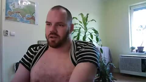 Snapshot of uncut_strong chatting on 1, 2, 2025 Uncut Strong online show from 1, 2, 2025