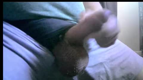 Snapshot of uncut_thick_daddy chatting on 6, 1, 2026 uncut_thick_daddy online show from 6, 1, 2026