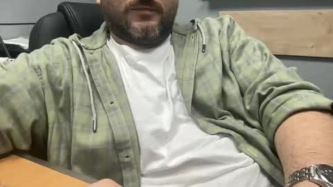 Snapshot of uncutdude321 chatting on 7, 5, 2026 uncutdude321 online show from 7, 5, 2026