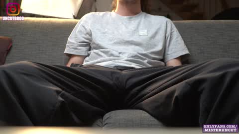 Snapshot of uncutgerman420 chatting on 26, 10, 2025 Mister Uncut online show from 26, 10, 2025